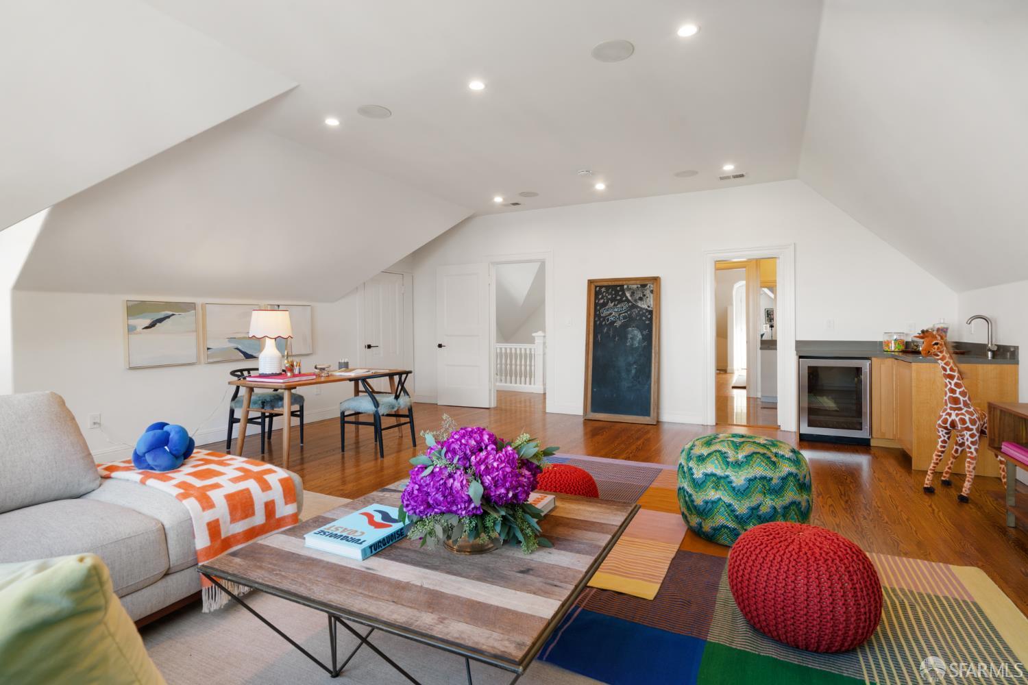 Detail Gallery Image 45 of 64 For 199 Carl St, San Francisco,  CA 94117 - 5 Beds | 4/2 Baths