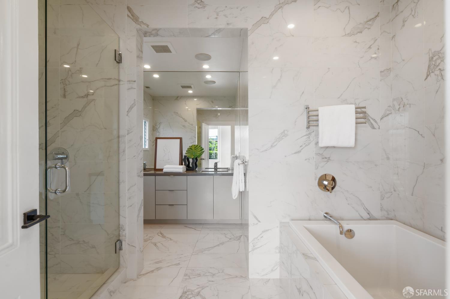 Detail Gallery Image 29 of 64 For 199 Carl St, San Francisco,  CA 94117 - 5 Beds | 4/2 Baths