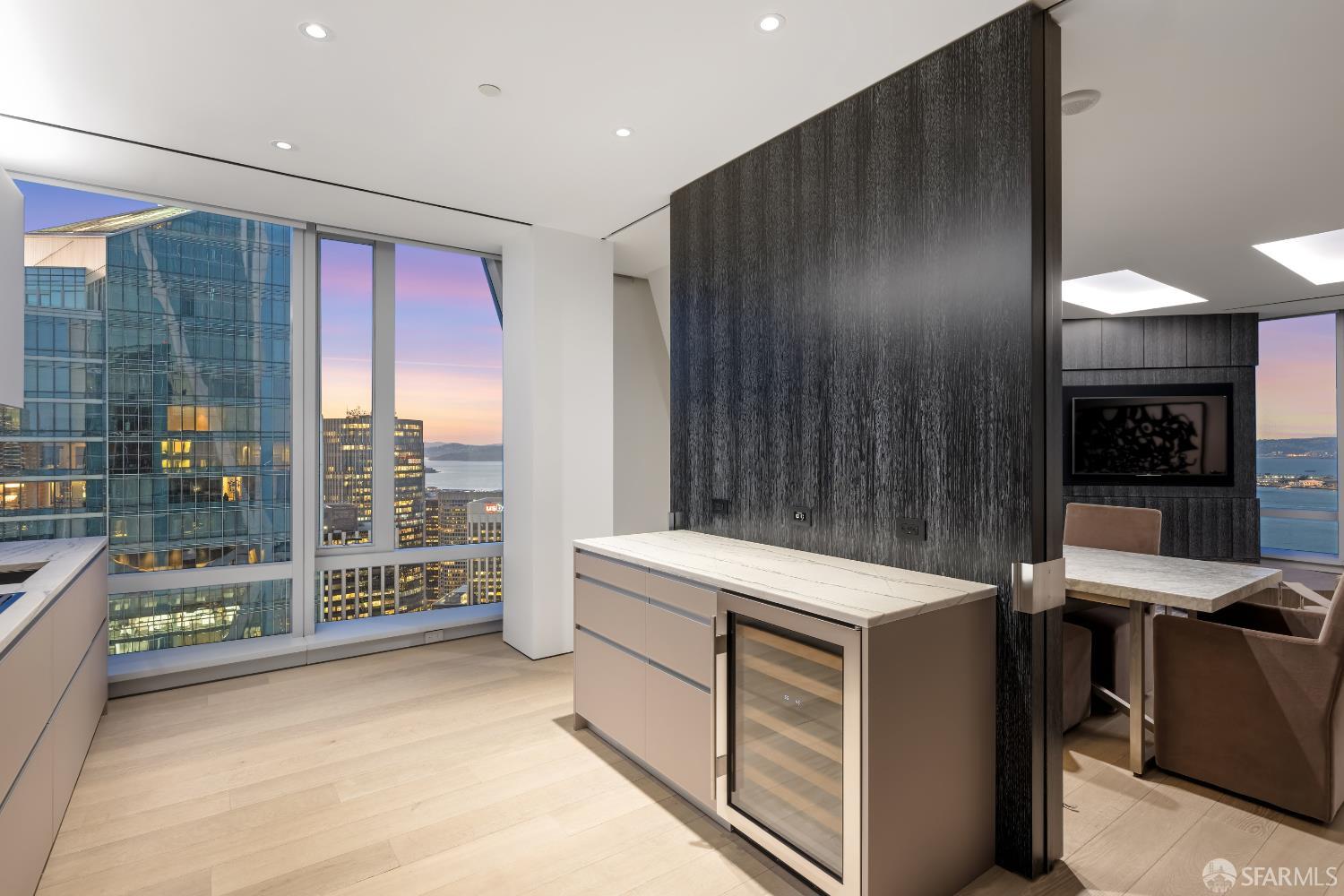 Photo #3: 425076865 Listing 