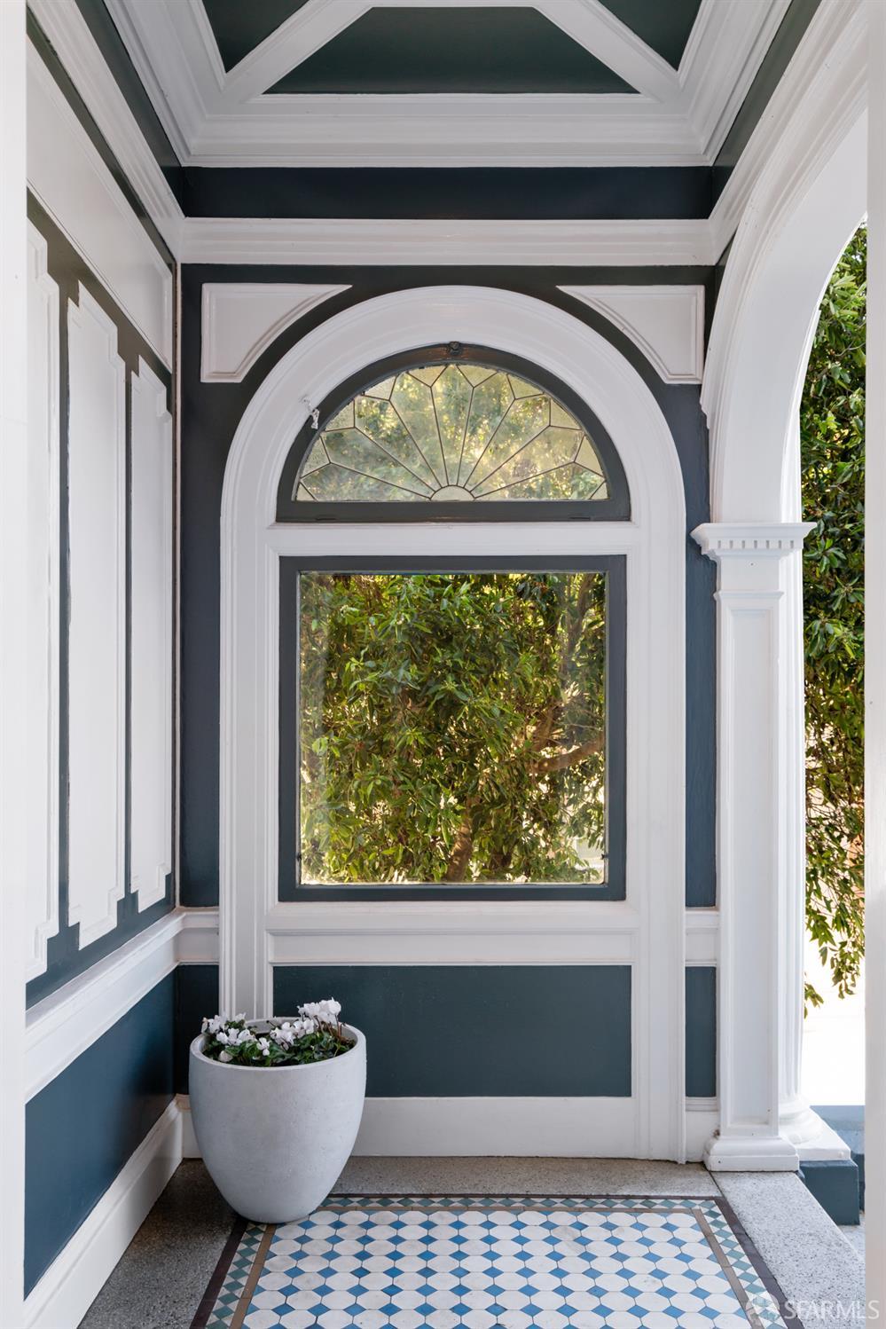 Detail Gallery Image 4 of 64 For 199 Carl St, San Francisco,  CA 94117 - 5 Beds | 4/2 Baths