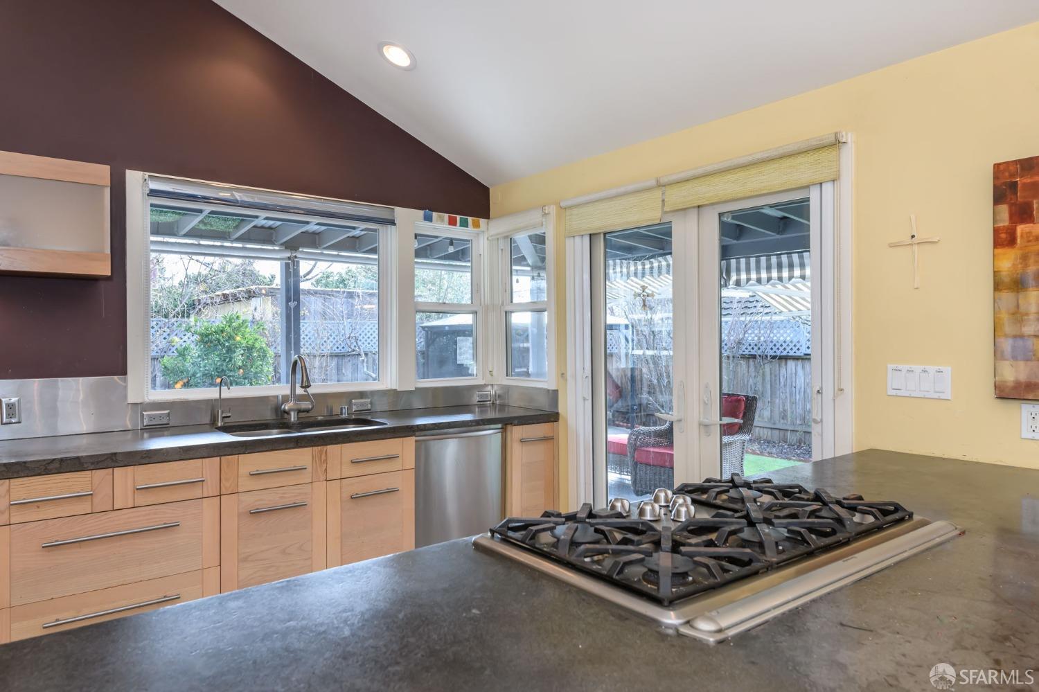 Detail Gallery Image 15 of 31 For 1550 5th St, Concord,  CA 94519 - 2 Beds | 1/1 Baths