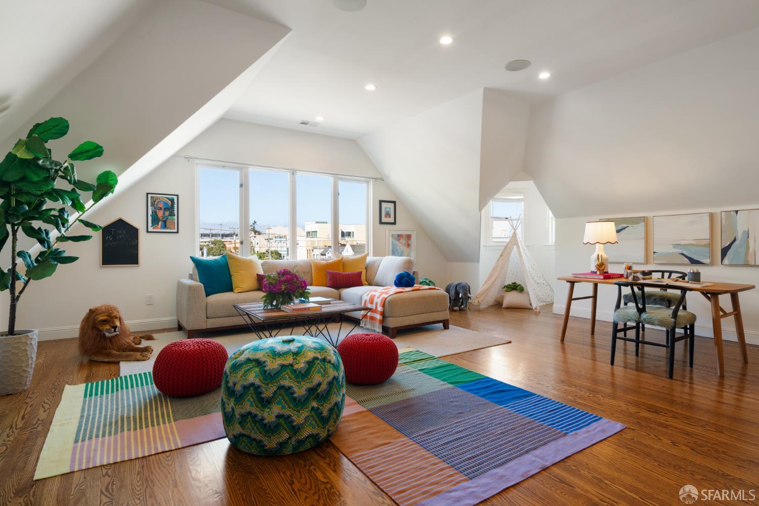 Detail Gallery Image 44 of 64 For 199 Carl St, San Francisco,  CA 94117 - 5 Beds | 4/2 Baths