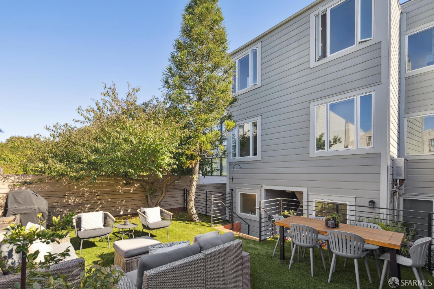 Photo #3: 425076833 Listing 