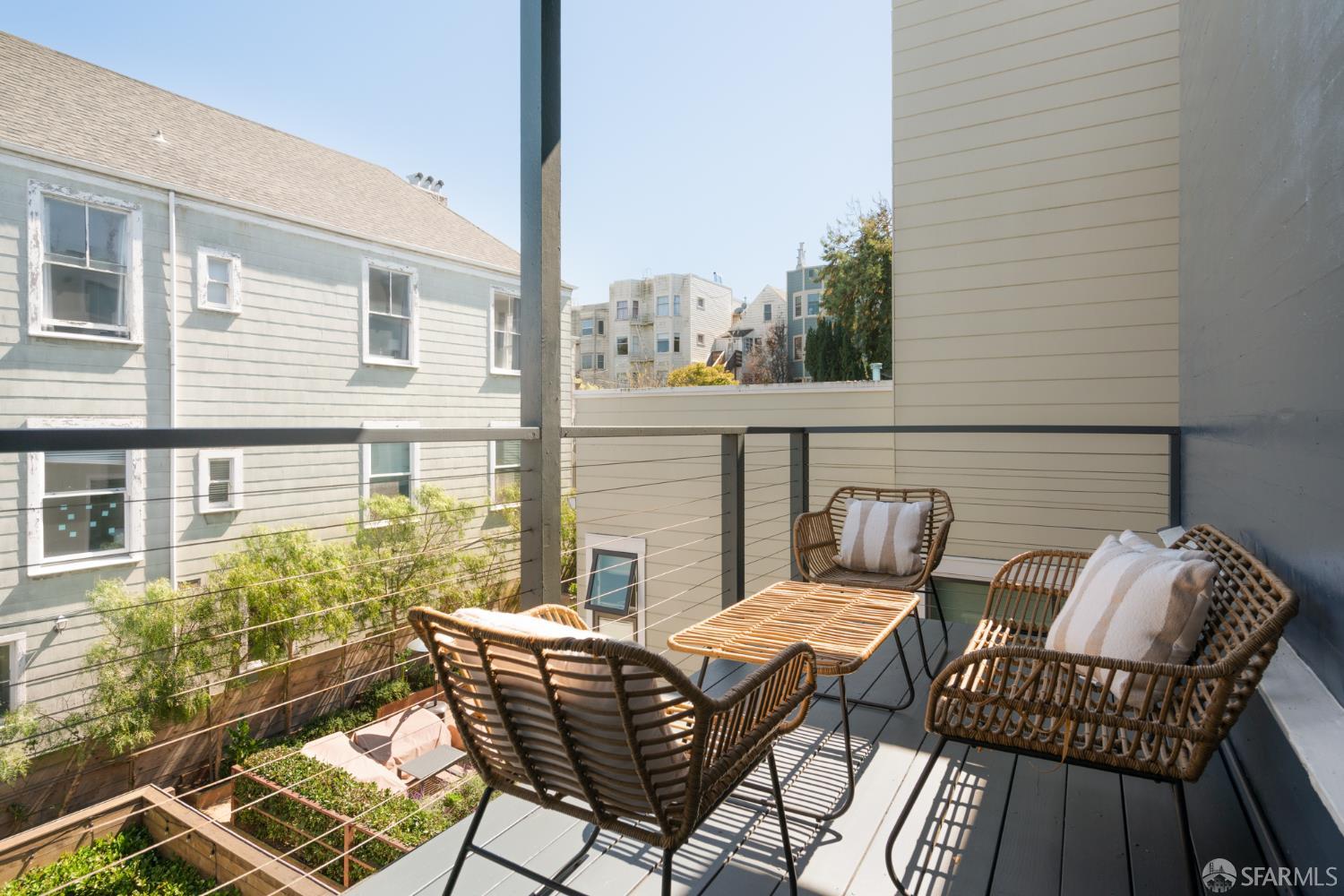 Detail Gallery Image 36 of 64 For 199 Carl St, San Francisco,  CA 94117 - 5 Beds | 4/2 Baths