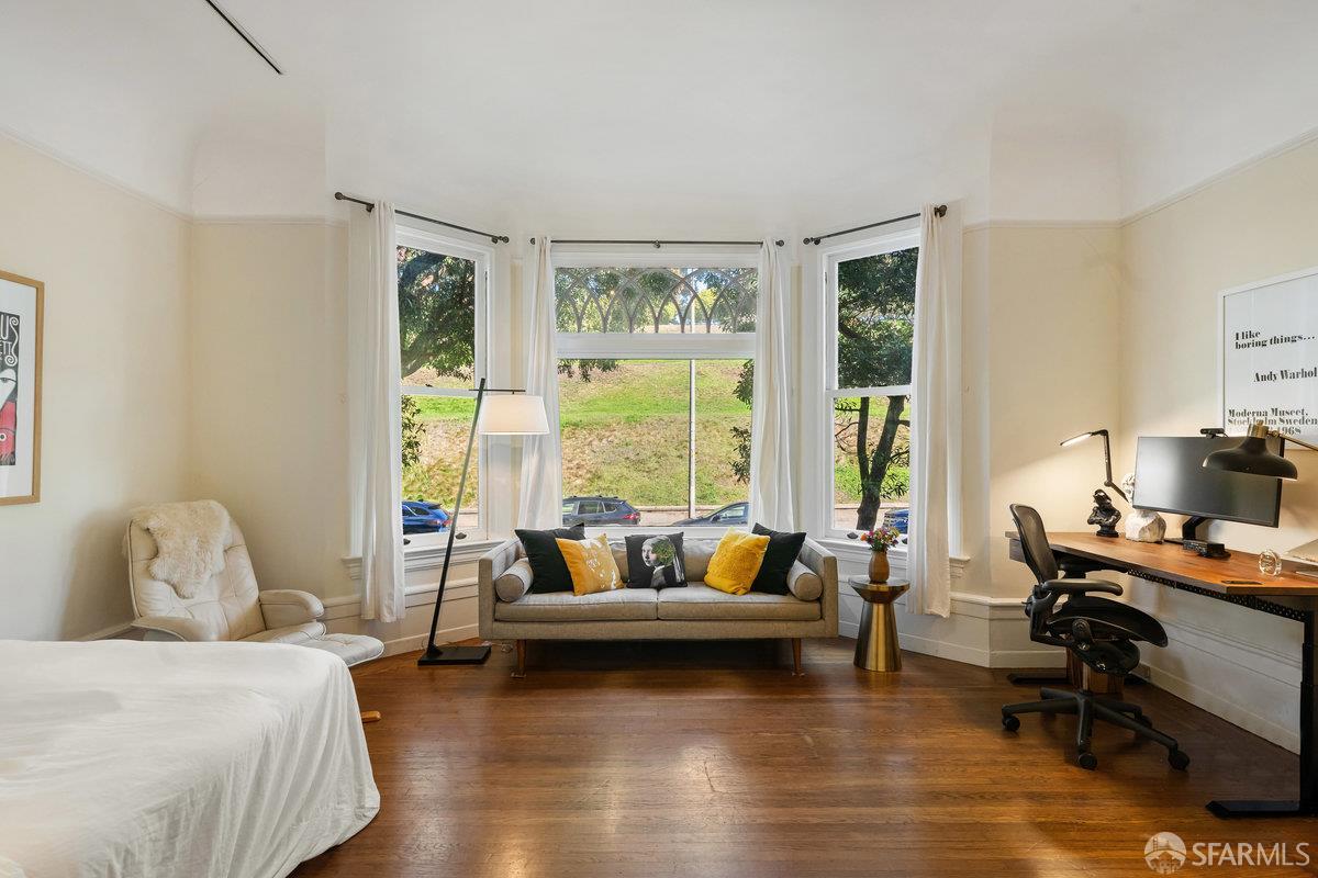 Photo #2: 425076841 Listing 