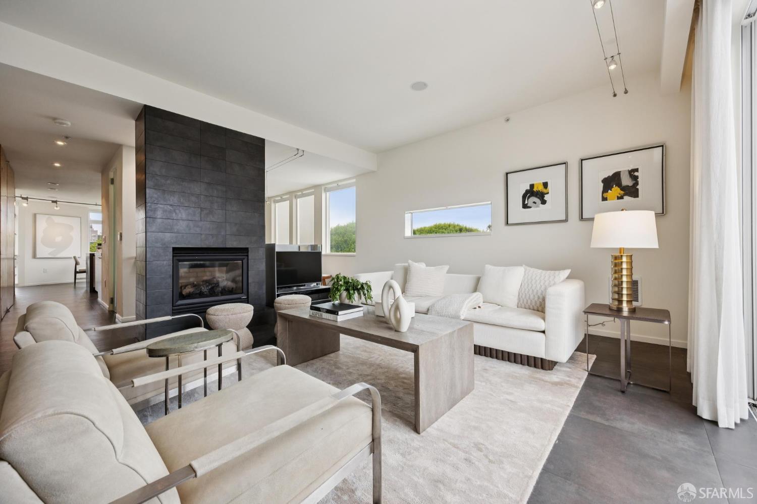 Front Image Thumbnail for SF425061813