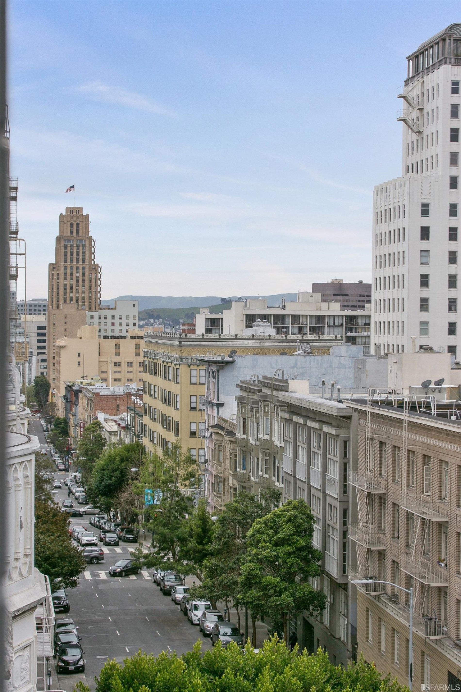 Detail Gallery Image 10 of 32 For 630 Leavenworth St #5,  San Francisco,  CA 94109 - 2 Beds | 2 Baths