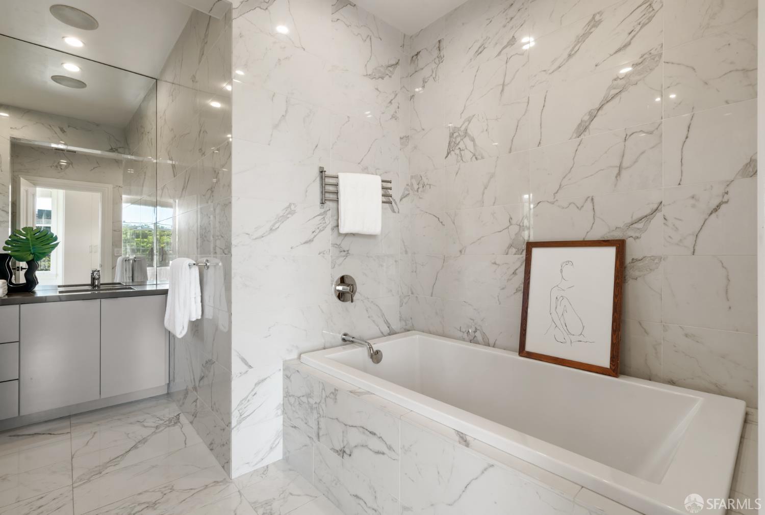 Detail Gallery Image 31 of 64 For 199 Carl St, San Francisco,  CA 94117 - 5 Beds | 4/2 Baths