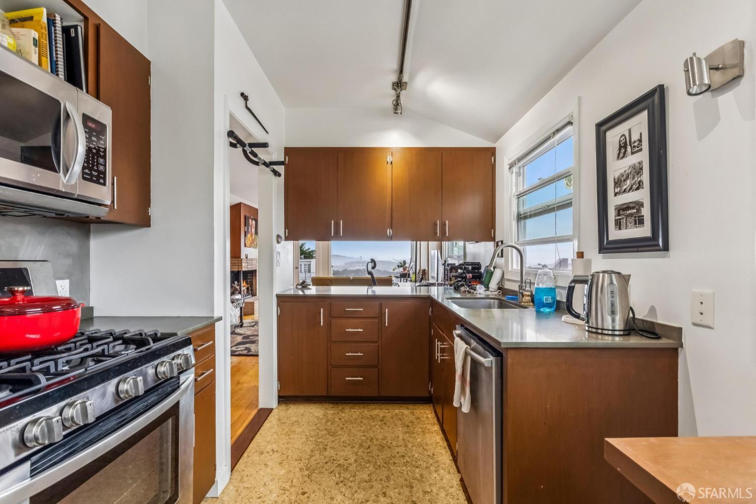 Detail Gallery Image 78 of 91 For 1701 Funston Ave #1703,  San Francisco,  CA 94122 - 4 Beds | 5/1 Baths