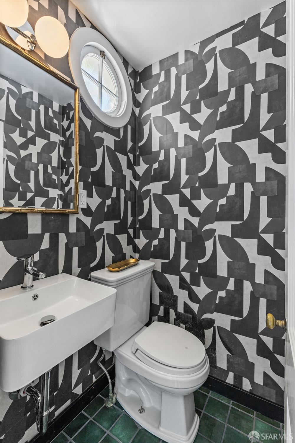 Detail Gallery Image 24 of 72 For 101 Graystone Ter, San Francisco,  CA 94114 - 3 Beds | 2/1 Baths