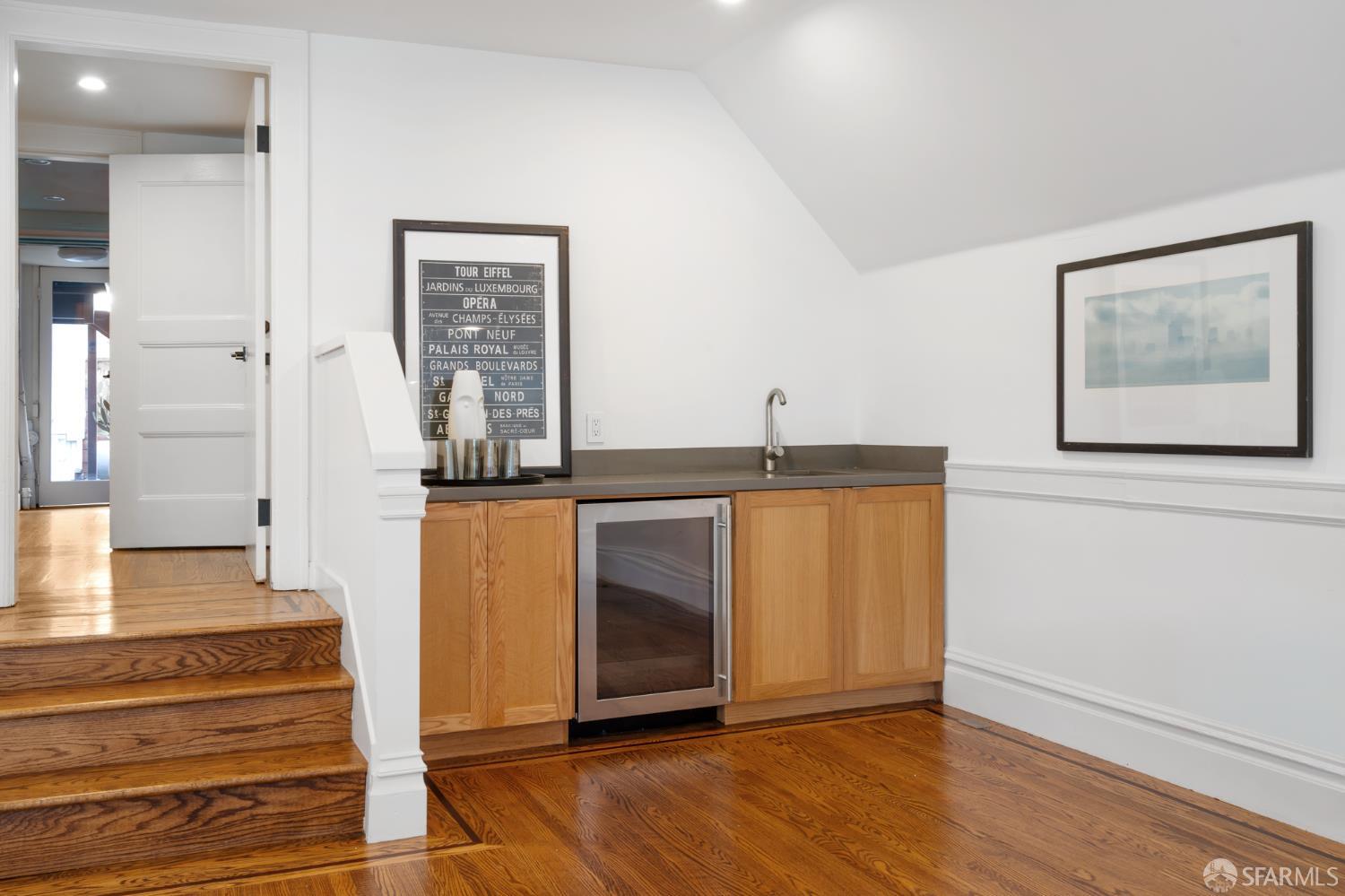 Detail Gallery Image 54 of 64 For 199 Carl St, San Francisco,  CA 94117 - 5 Beds | 4/2 Baths