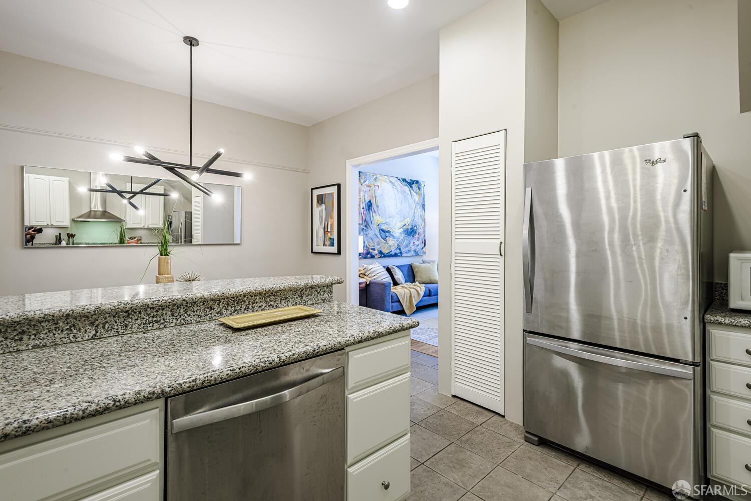 Detail Gallery Image 11 of 30 For 816 Union St, San Francisco,  CA 94133 - 2 Beds | 2 Baths