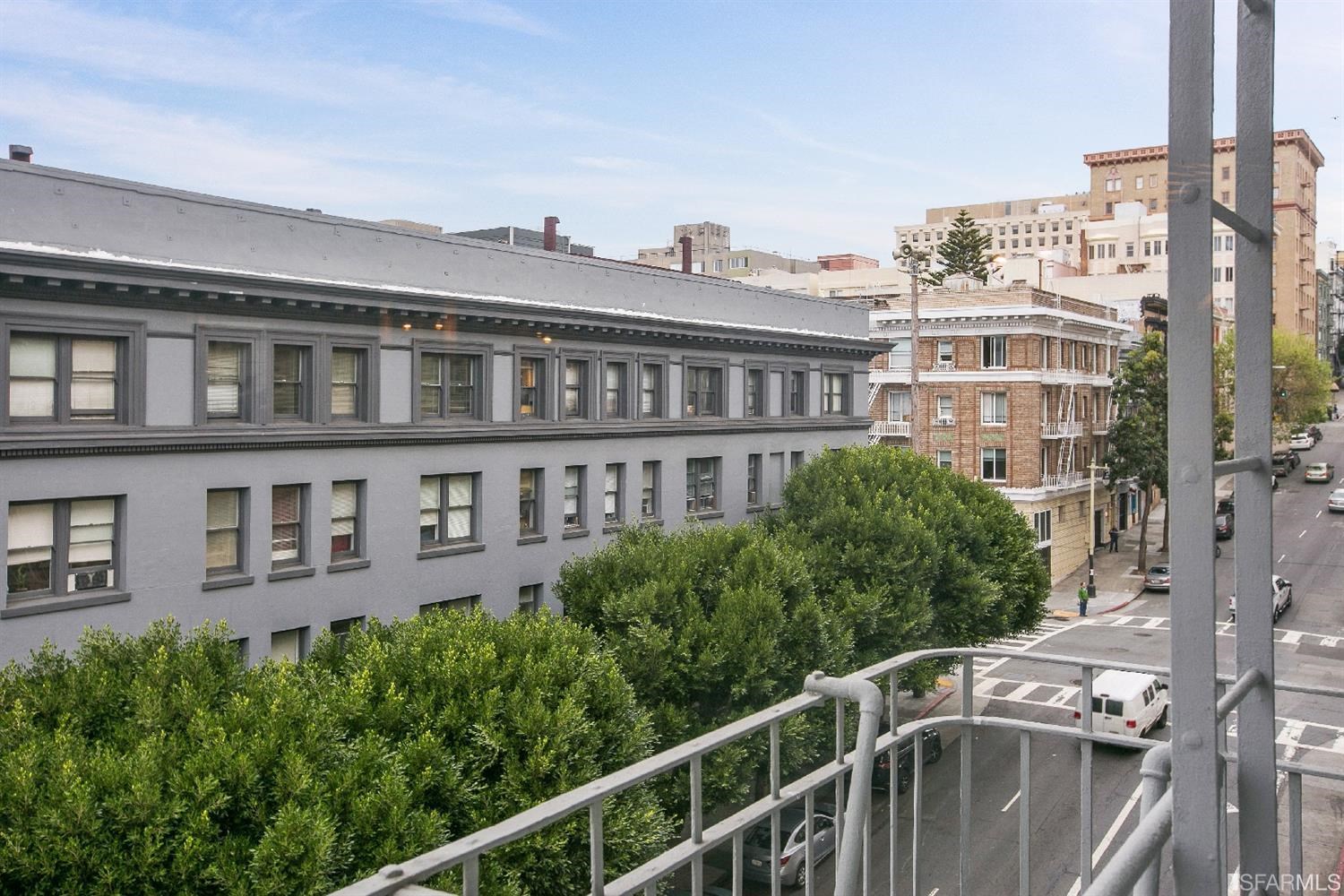 Detail Gallery Image 12 of 32 For 630 Leavenworth St #5,  San Francisco,  CA 94109 - 2 Beds | 2 Baths