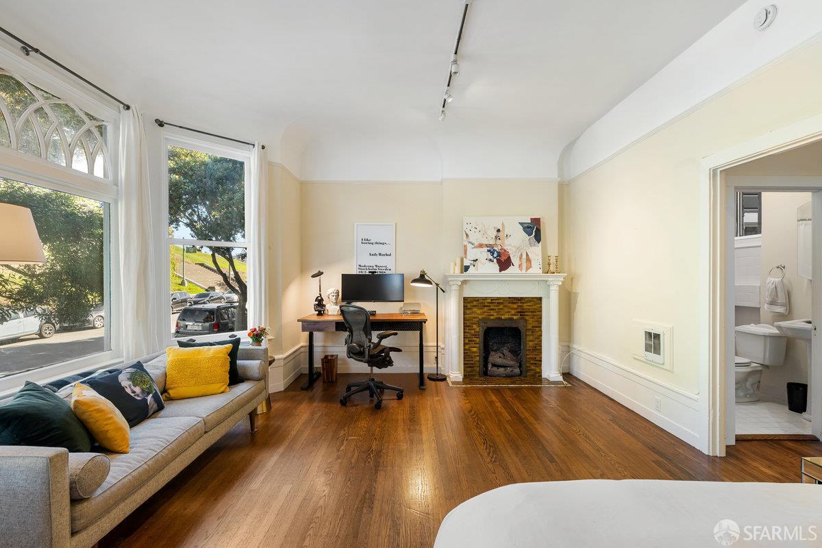 Photo #3: 425076841 Listing 