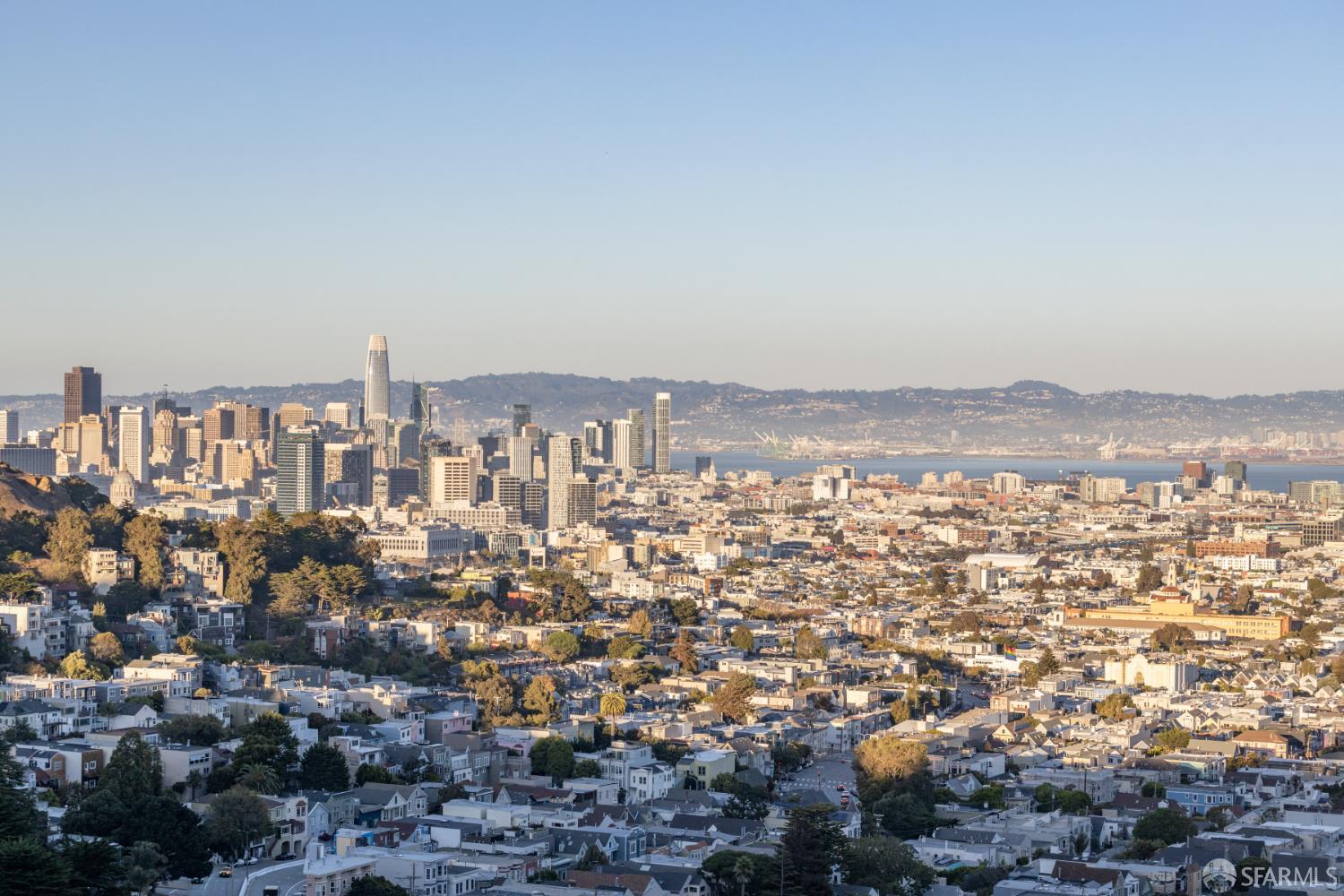 Detail Gallery Image 11 of 72 For 101 Graystone Ter, San Francisco,  CA 94114 - 3 Beds | 2/1 Baths