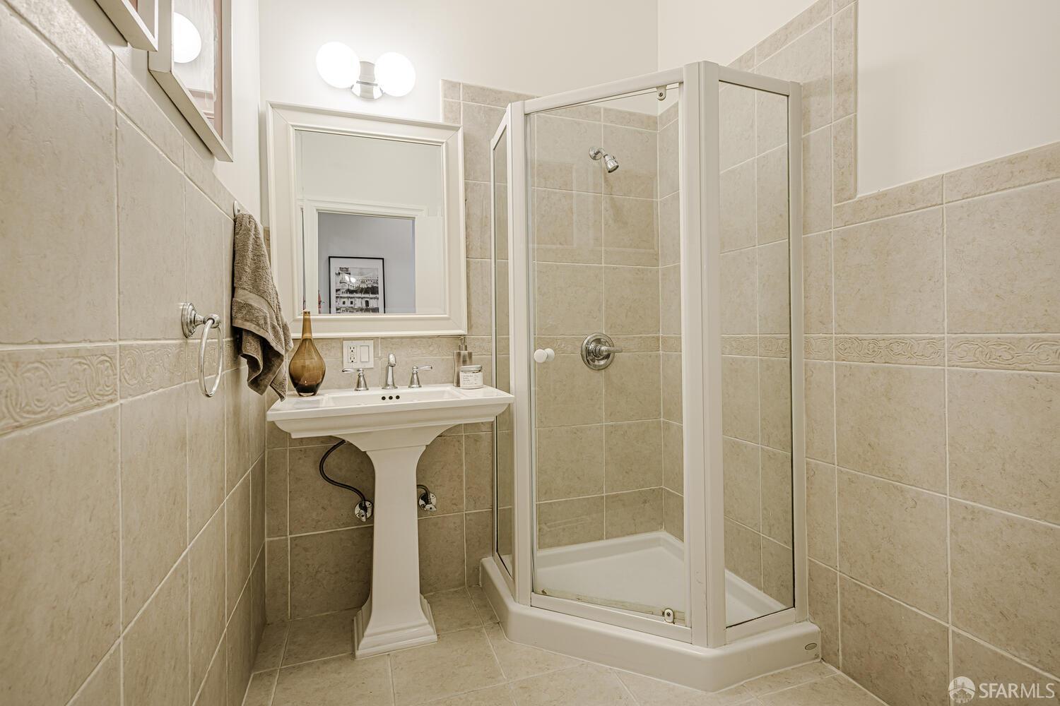 Detail Gallery Image 13 of 30 For 816 Union St, San Francisco,  CA 94133 - 2 Beds | 2 Baths