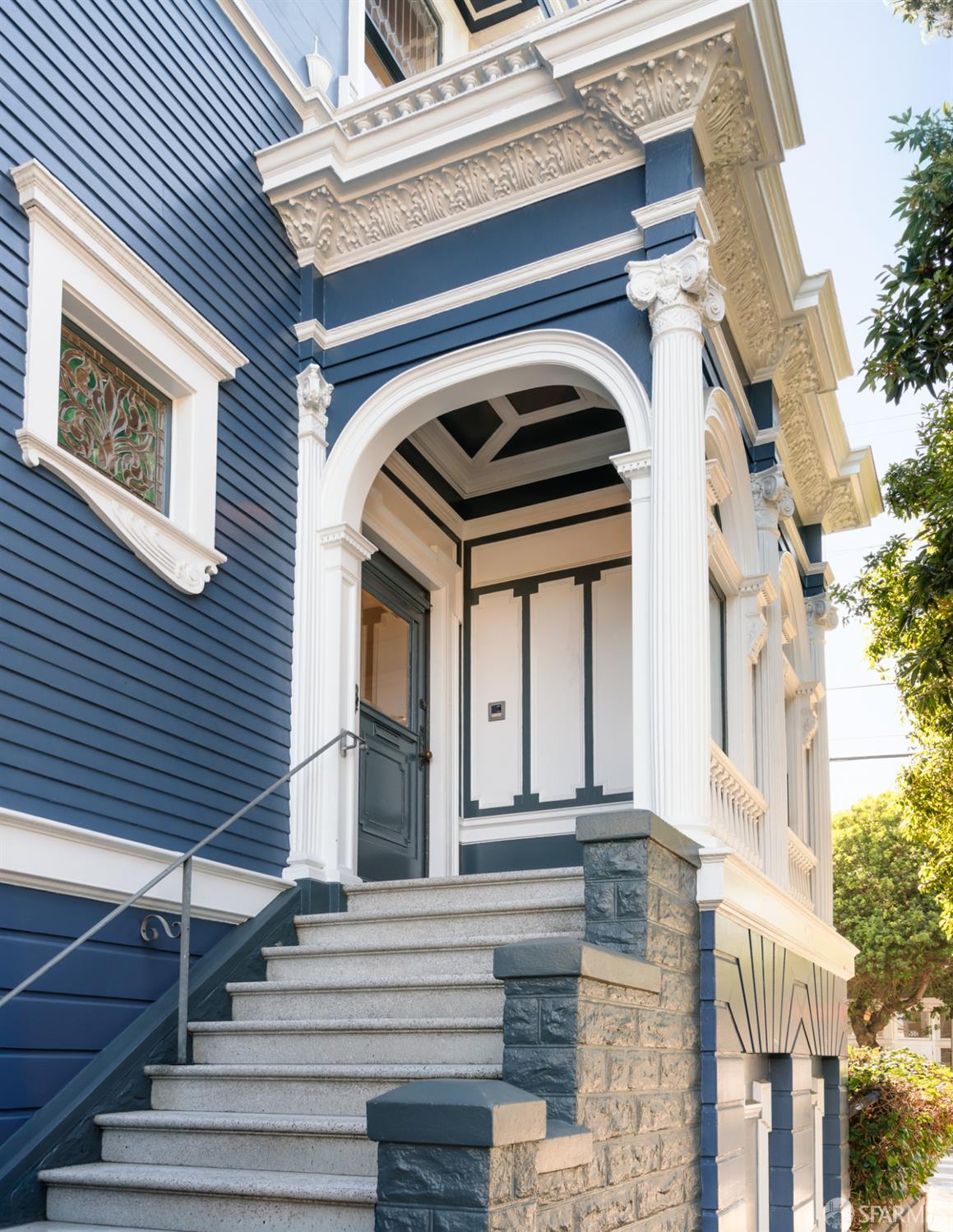 Detail Gallery Image 3 of 64 For 199 Carl St, San Francisco,  CA 94117 - 5 Beds | 4/2 Baths