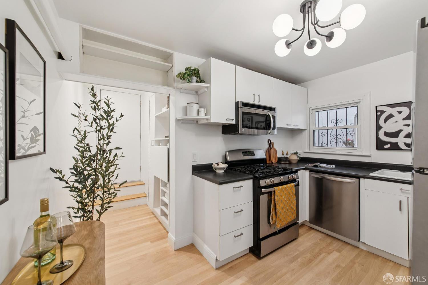 Photo #5: 425073573 Listing 