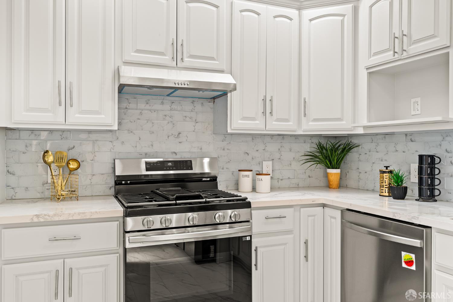 Detail Gallery Image 14 of 50 For 730 Santiago St, San Francisco,  CA 94116 - 3 Beds | 2 Baths