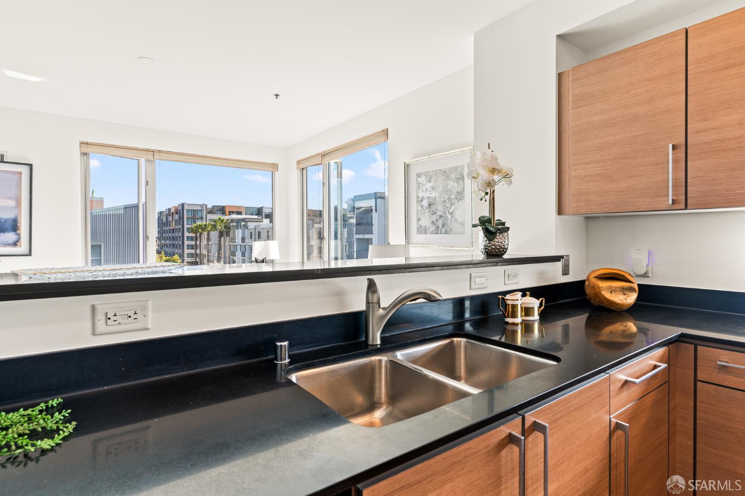 Detail Gallery Image 27 of 44 For 200 2nd St #401,  Oakland,  CA 94607 - 3 Beds | 2 Baths