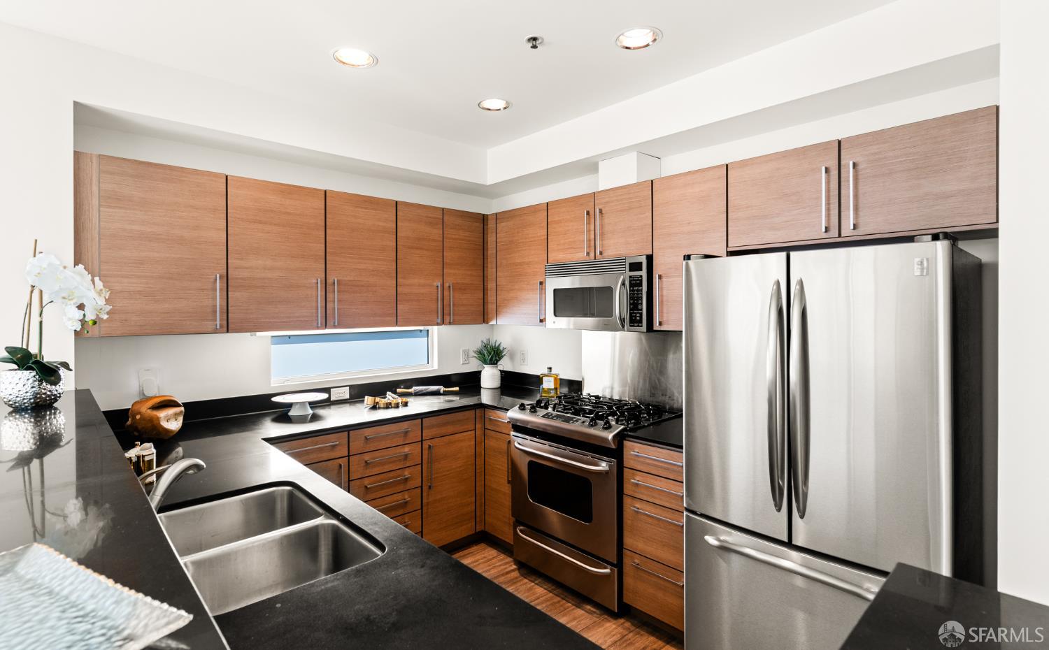 Detail Gallery Image 34 of 44 For 200 2nd St #401,  Oakland,  CA 94607 - 3 Beds | 2 Baths