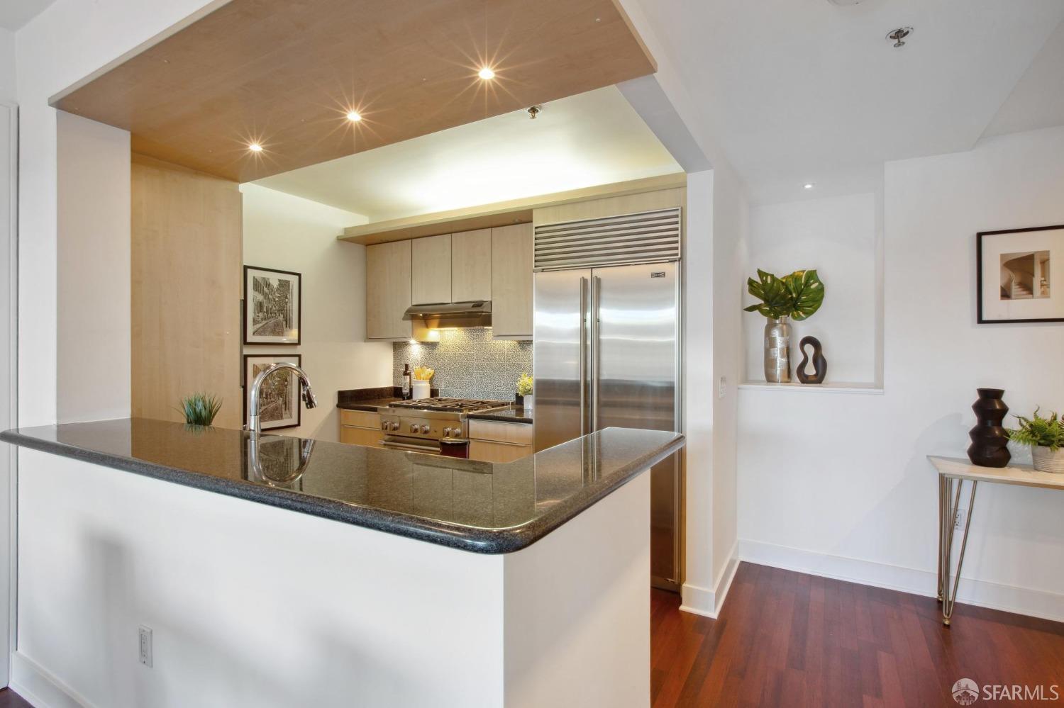 Photo #10: 425076940 Listing: Photo #10