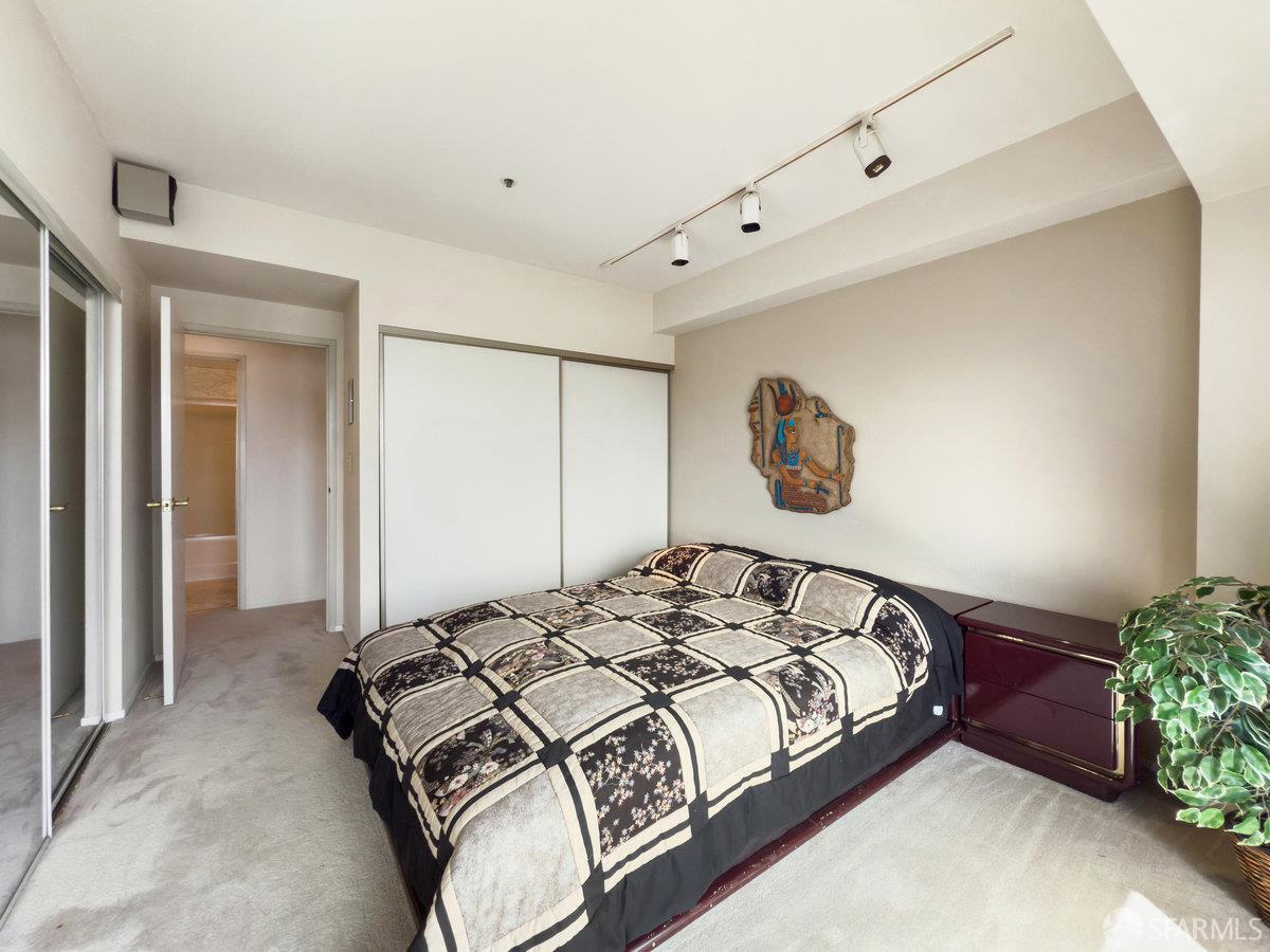 Photo #18: 425071923 Listing: Photo #18