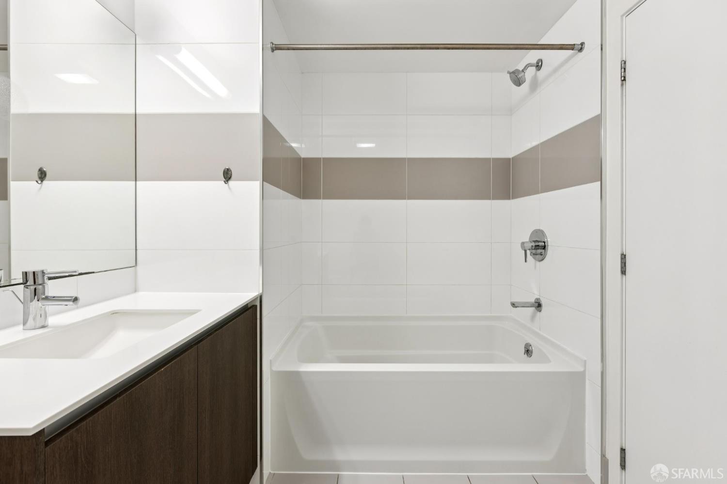 Photo #15: 425077037 Listing: Photo #15
