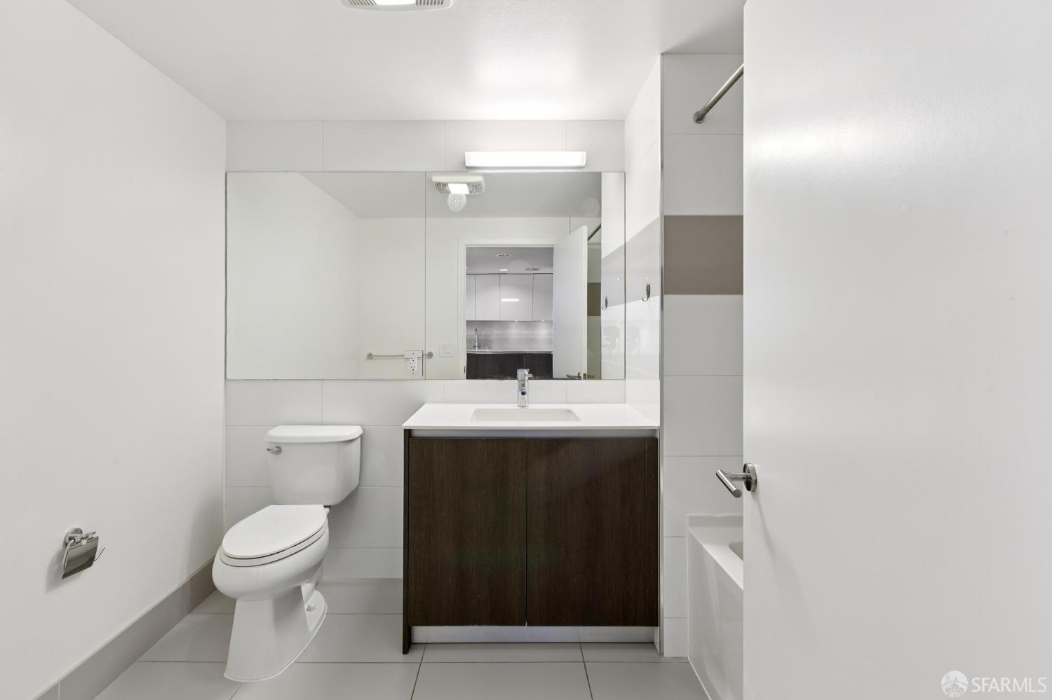 Photo #14: 425077037 Listing: Photo #14