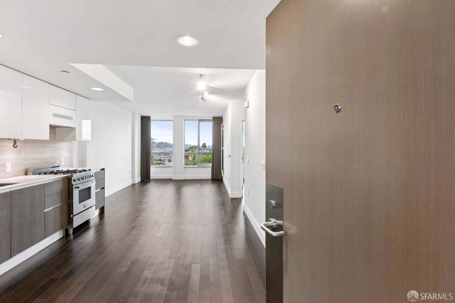 Photo #7: 425077037 Listing: Photo #7