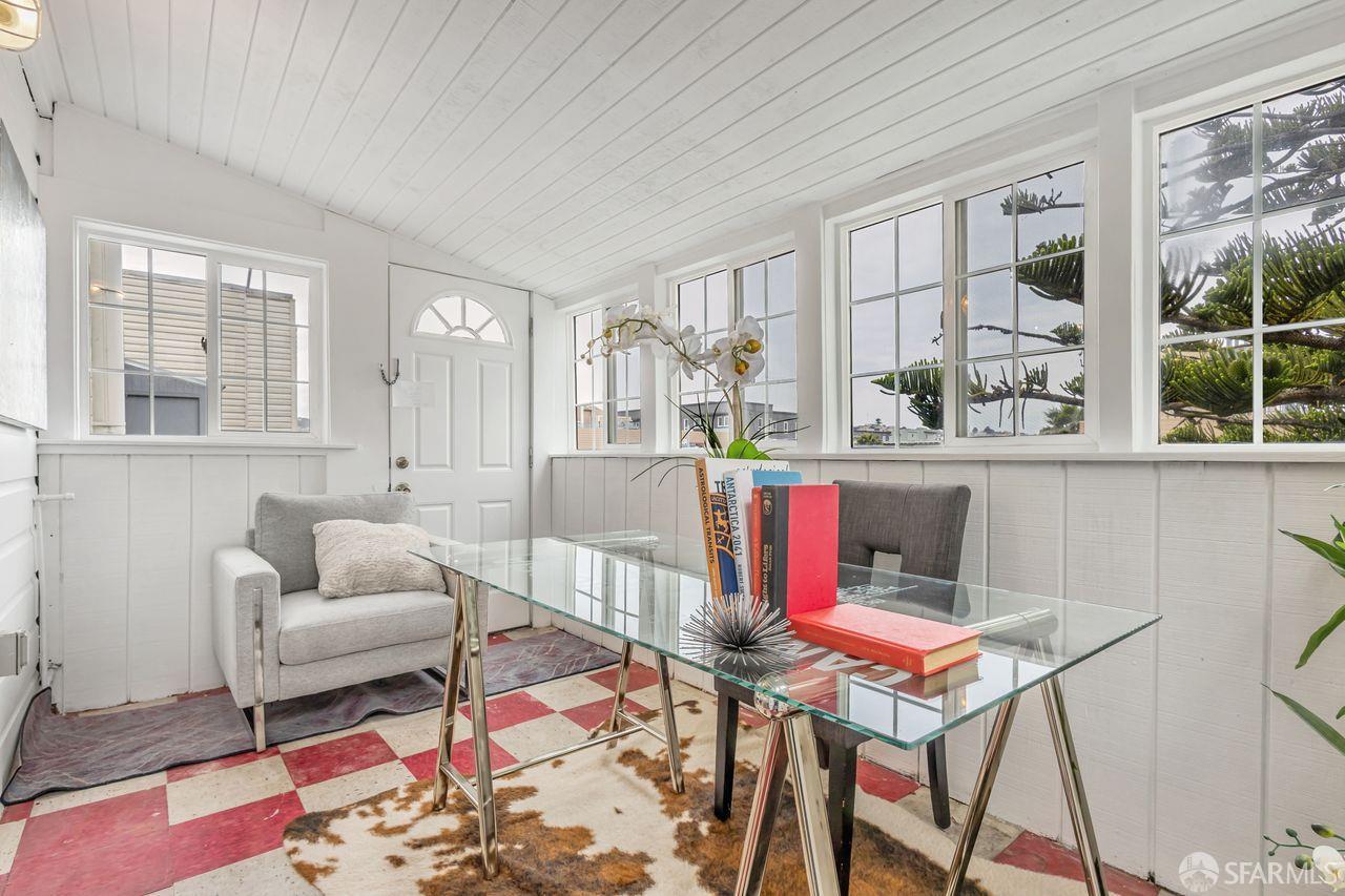 Detail Gallery Image 12 of 29 For 528 London St, San Francisco,  CA 94112 - 2 Beds | 1 Baths