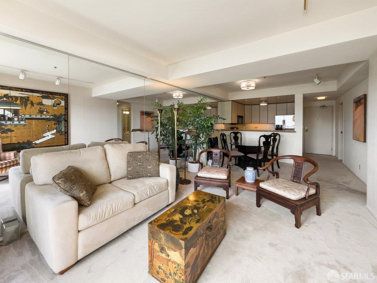 Photo #5: 425071923 Listing 