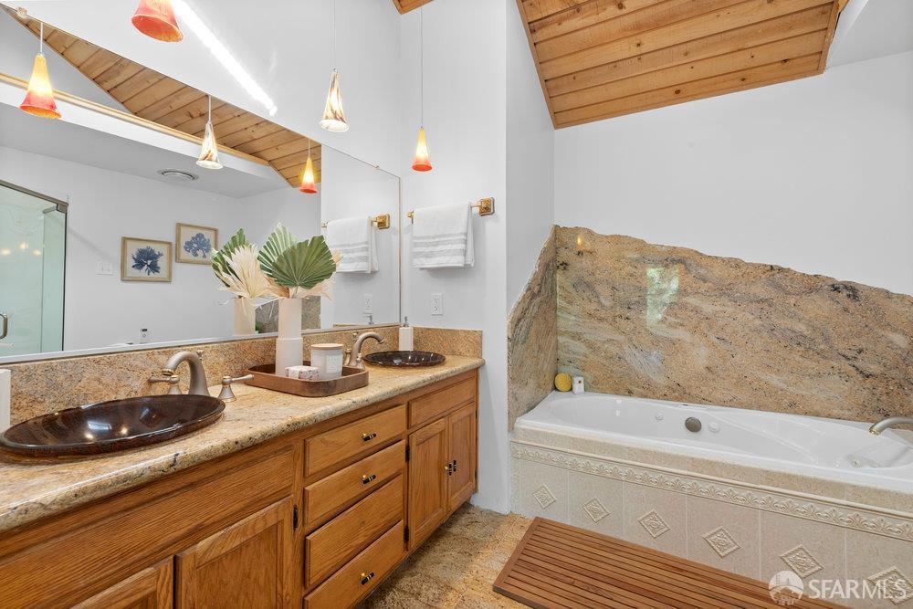 Detail Gallery Image 19 of 44 For 120 La Espiral, Orinda,  CA 94563 - 4 Beds | 3/1 Baths