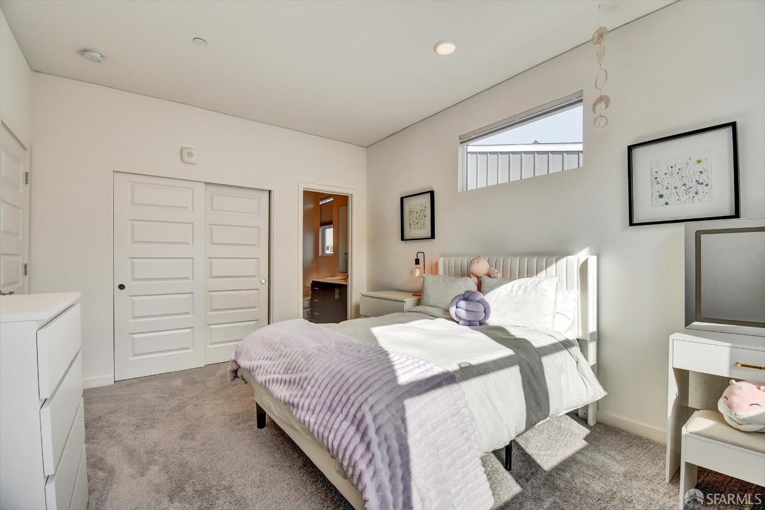 Detail Gallery Image 20 of 33 For 1778 Railway Cir, Oakland,  CA 94607 - 3 Beds | 3/1 Baths