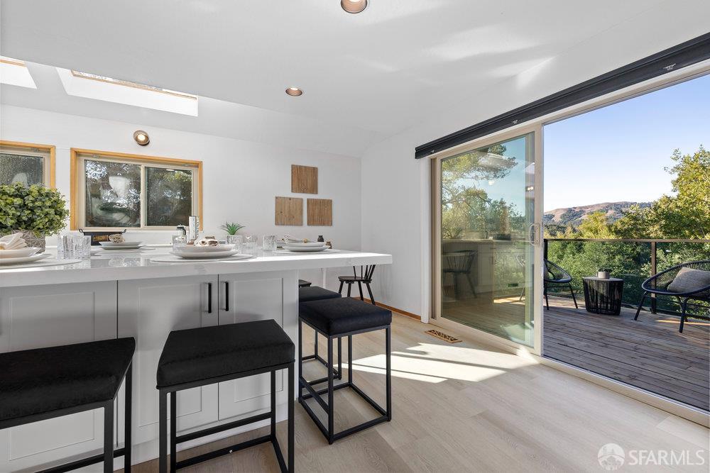 Detail Gallery Image 9 of 44 For 120 La Espiral, Orinda,  CA 94563 - 4 Beds | 3/1 Baths