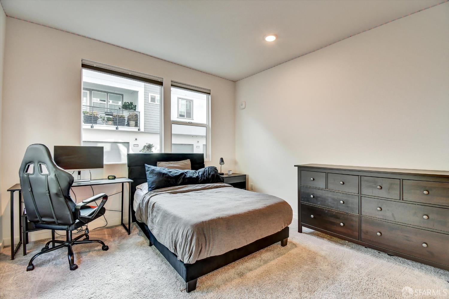 Detail Gallery Image 23 of 33 For 1778 Railway Cir, Oakland,  CA 94607 - 3 Beds | 3/1 Baths