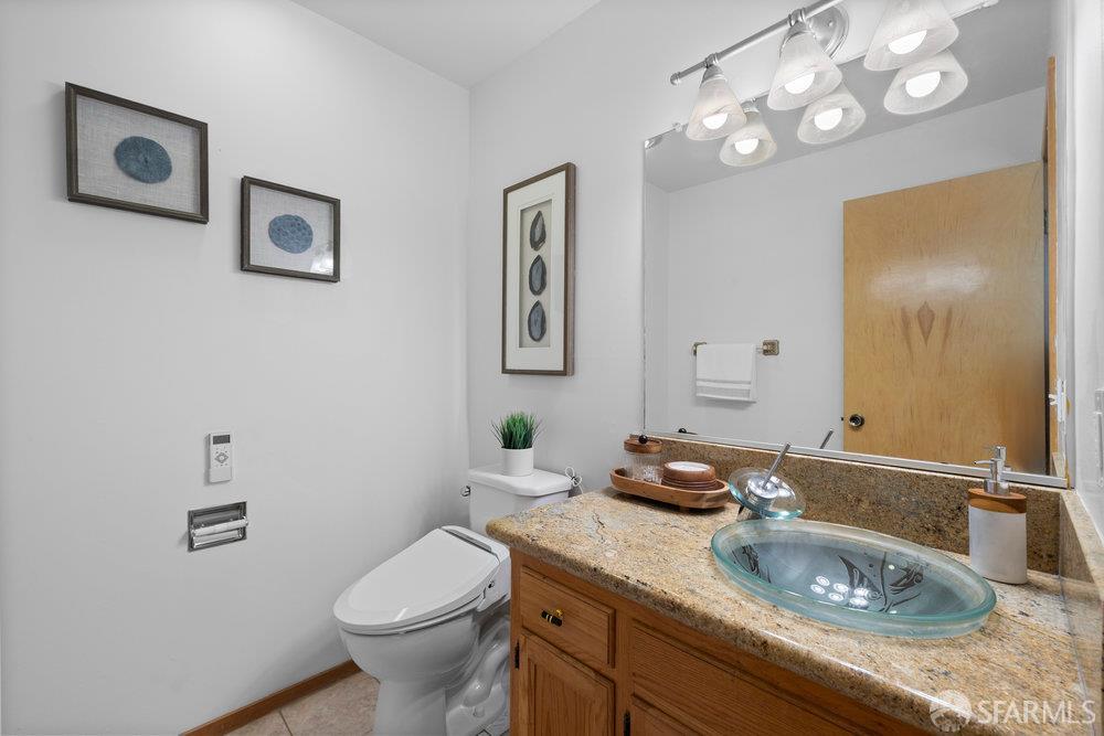 Detail Gallery Image 17 of 44 For 120 La Espiral, Orinda,  CA 94563 - 4 Beds | 3/1 Baths