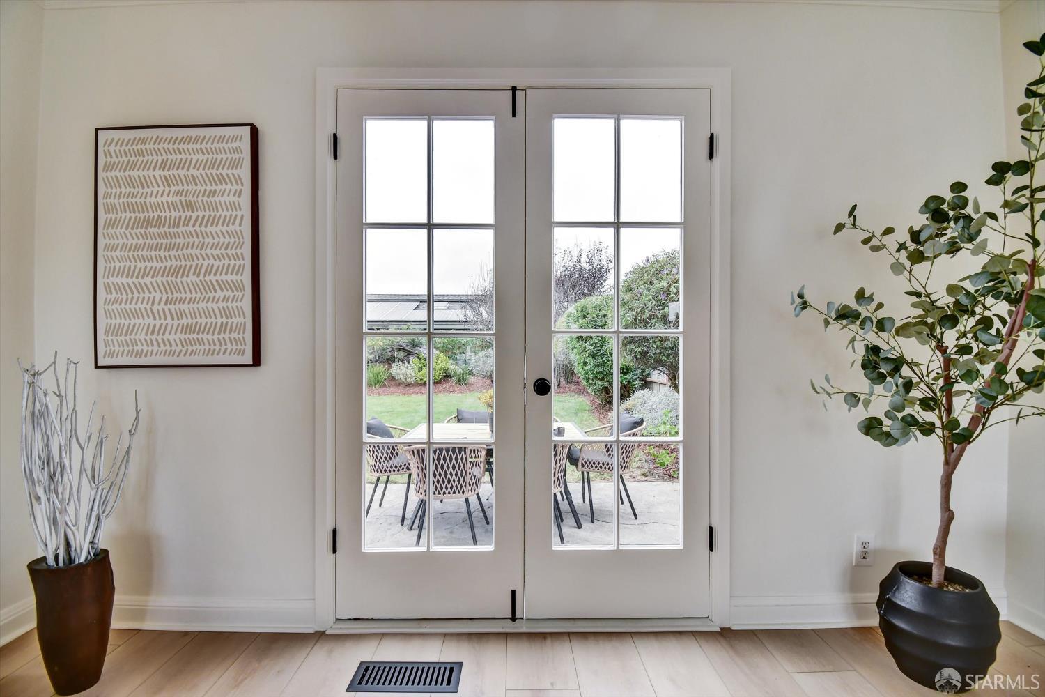 Detail Gallery Image 10 of 60 For 15 Garden Ln, Daly City,  CA 94015 - 3 Beds | 1/1 Baths