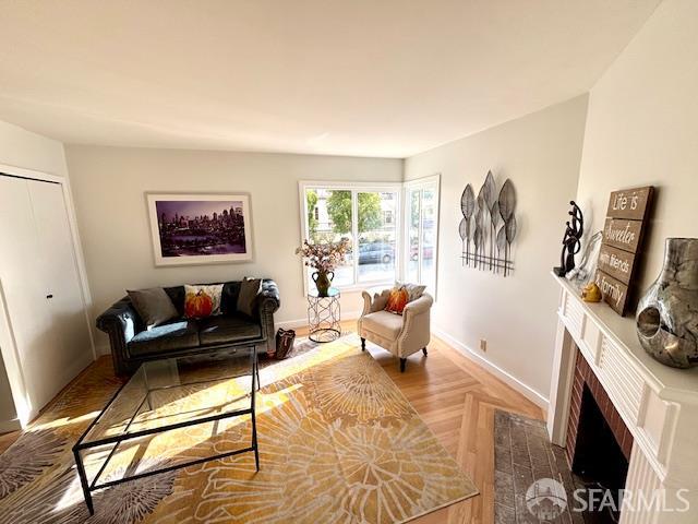 Detail Gallery Image 3 of 17 For 1200 Ortega St, San Francisco,  CA 94122 - 2 Beds | 2 Baths
