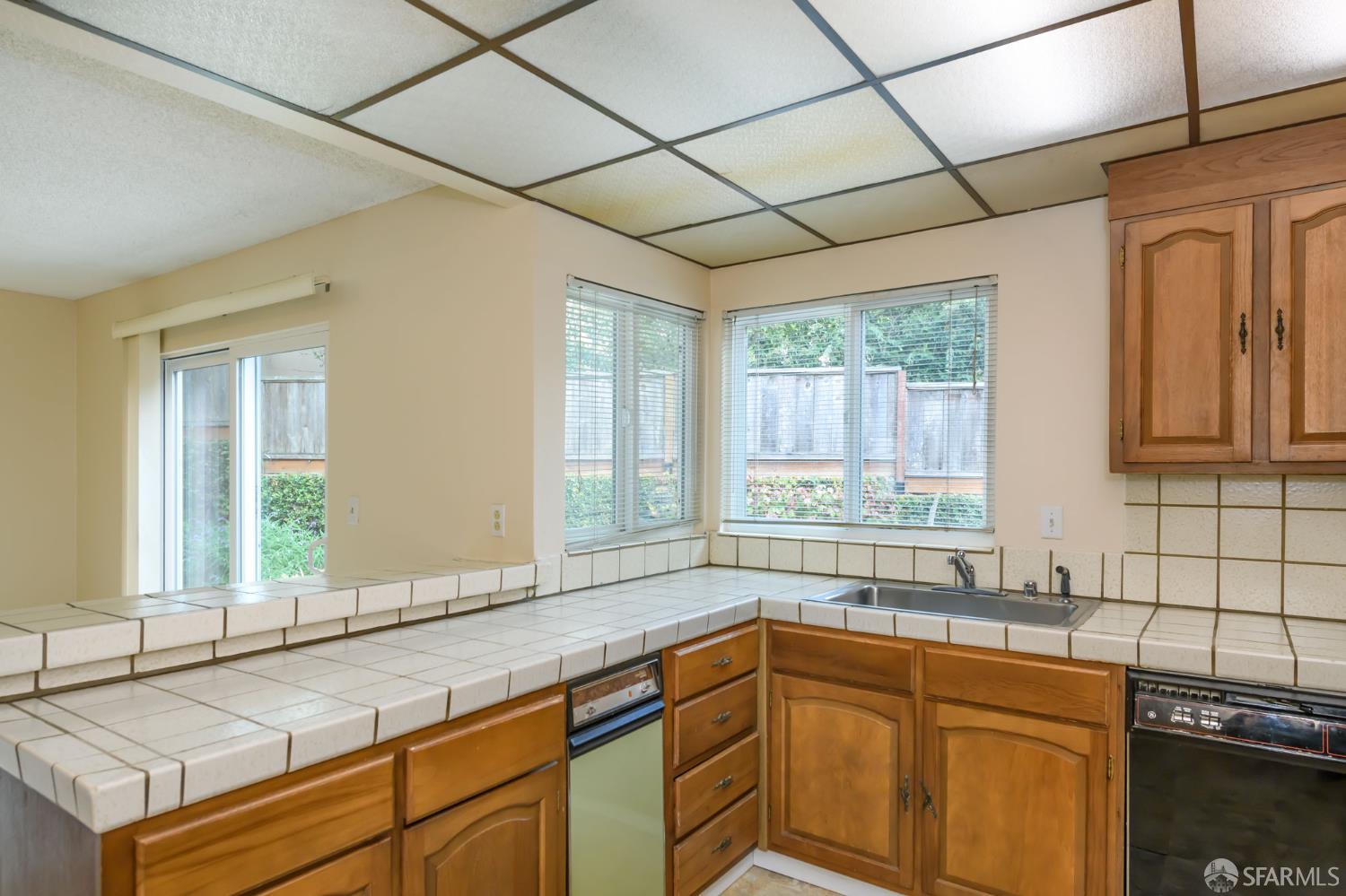 Photo #10: 425076146 Listing: Photo #10