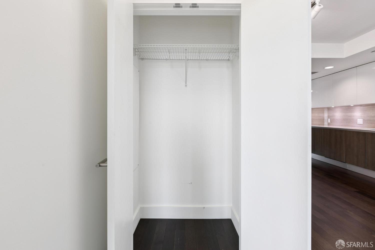 Photo #17: 425077037 Listing: Photo #17
