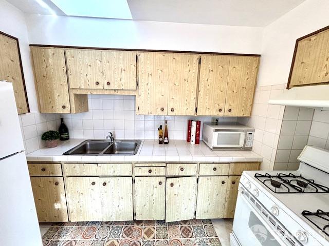 Detail Gallery Image 14 of 17 For 1200 Ortega St, San Francisco,  CA 94122 - 2 Beds | 2 Baths