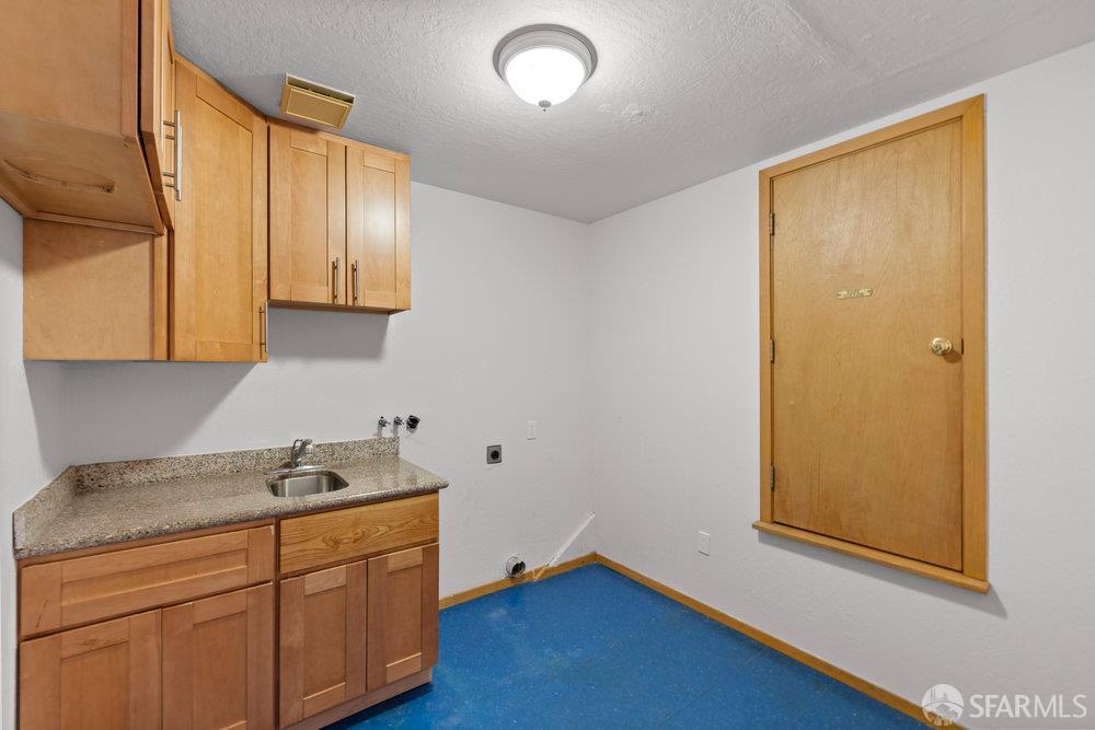 Detail Gallery Image 39 of 44 For 120 La Espiral, Orinda,  CA 94563 - 4 Beds | 3/1 Baths