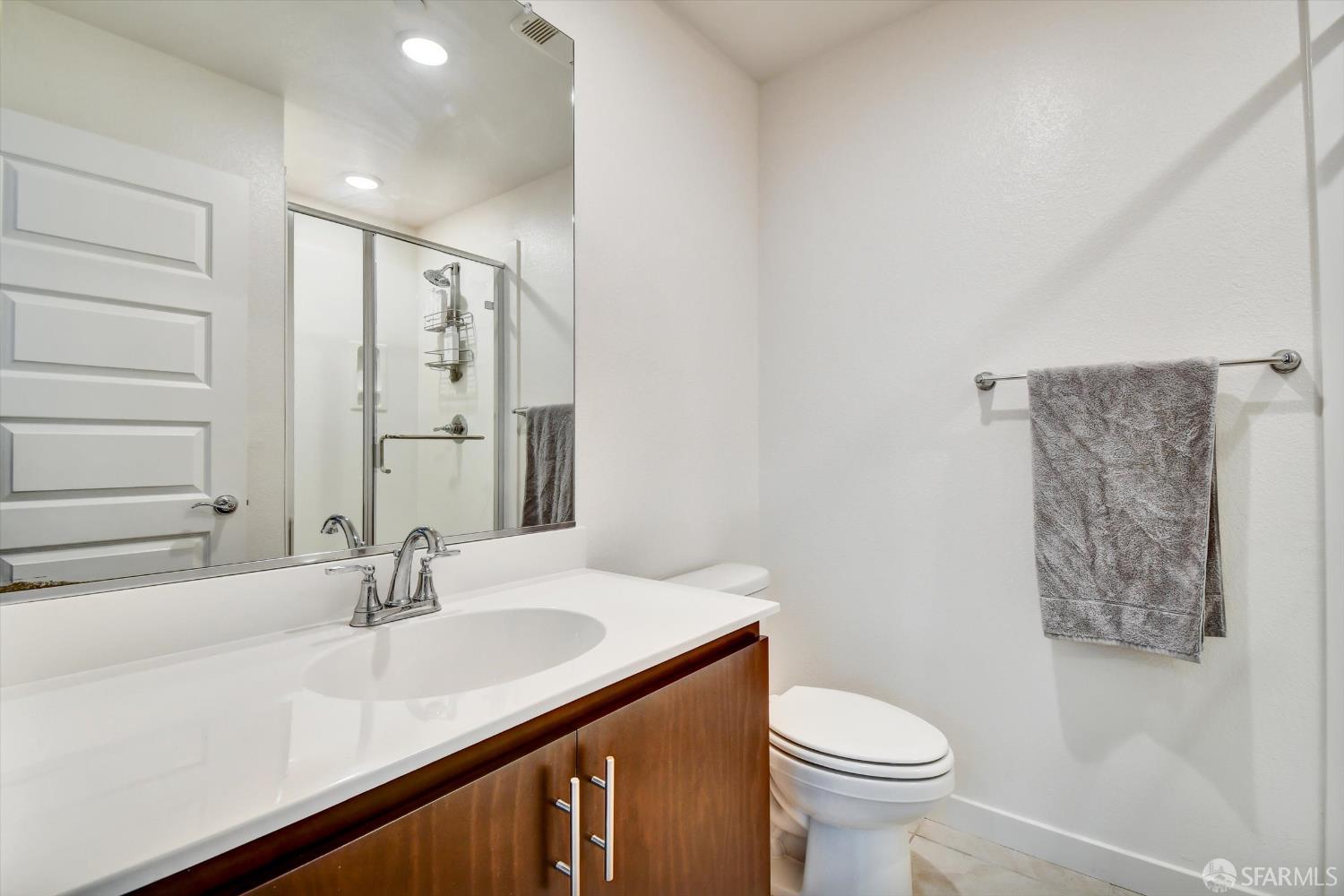 Detail Gallery Image 26 of 33 For 1778 Railway Cir, Oakland,  CA 94607 - 3 Beds | 3/1 Baths