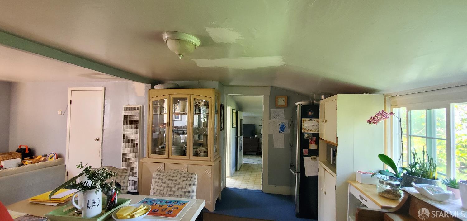 Detail Gallery Image 4 of 14 For 566 Athens St, San Francisco,  CA 94112 - 2 Beds | 1 Baths