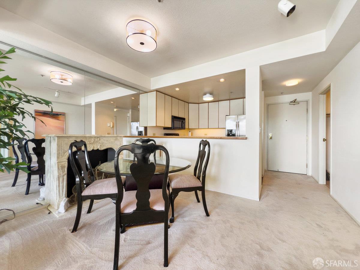 Photo #2: 425071923 Listing 