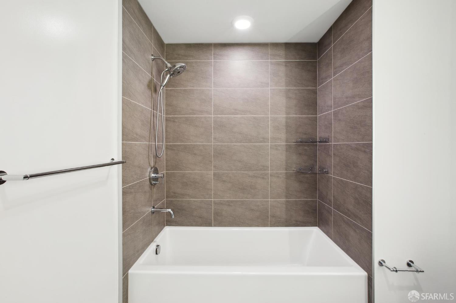 Detail Gallery Image 18 of 43 For 333 Beale St 7b,  San Francisco,  CA 94105 - 2 Beds | 2 Baths