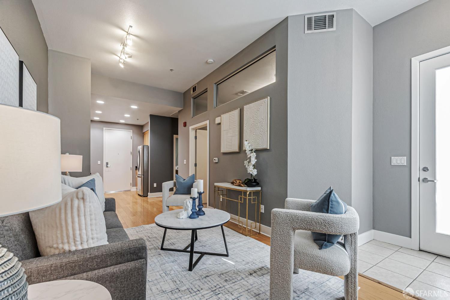 Detail Gallery Image 3 of 25 For 1 E Julian St #113,  San Jose,  CA 95112 - 1 Beds | 1 Baths