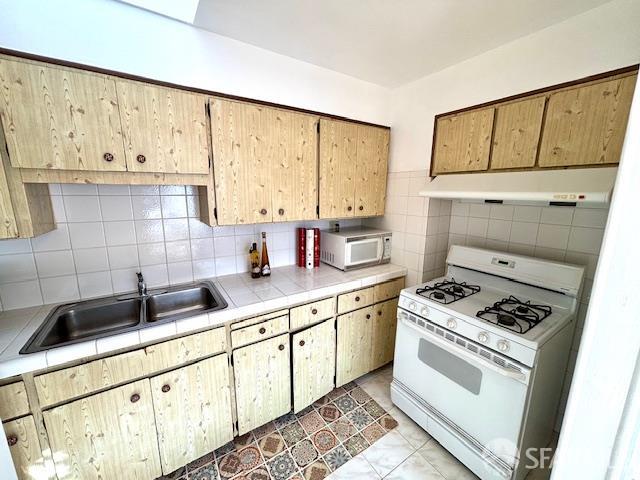 Detail Gallery Image 13 of 17 For 1200 Ortega St, San Francisco,  CA 94122 - 2 Beds | 2 Baths