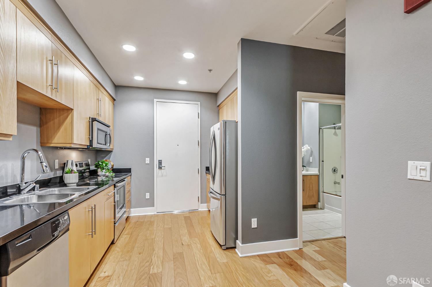 Detail Gallery Image 6 of 25 For 1 E Julian St #113,  San Jose,  CA 95112 - 1 Beds | 1 Baths